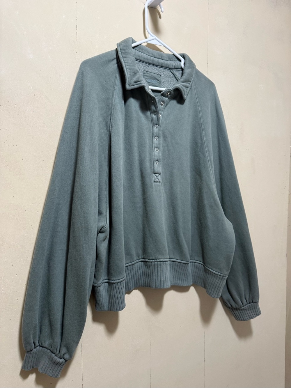 Aerie 1/2 Snap-Front Sage Green Oversized Crop Slouch Sweatshirt Sz XL - Picture 2 of 9